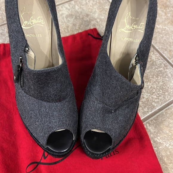 Brand new authentic wedges - Picture 4 of 4